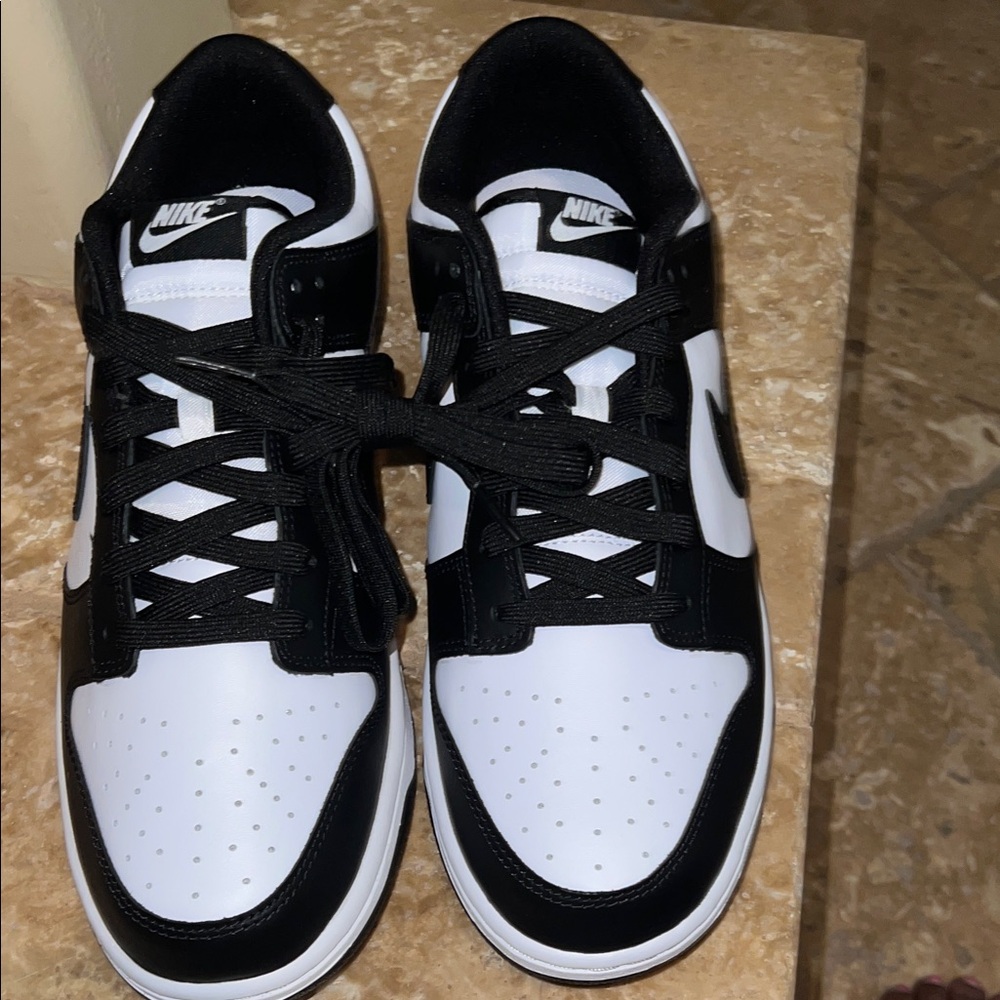 Nike Men's Black and White Sneakers New Size 12
